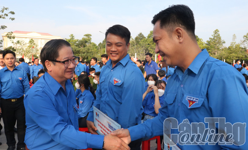 Tiên phong ứng dụng chuyển đổi số phục vụ đời sống, sinh hoạt của người dân và thanh niên