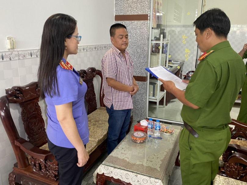 Khởi tố, tạm giam 2 đối tượng có hành vi nhận hối lộ liên quan công tác đăng kiểm xe