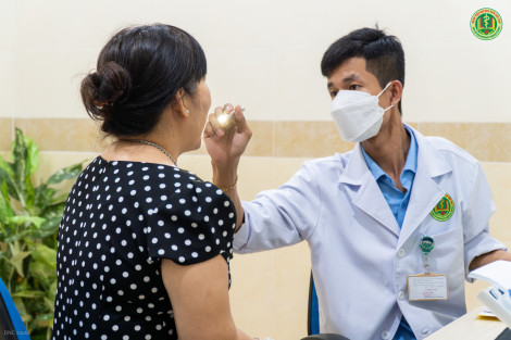 Thuận lợi khi sử dụng căn cước công dân gắn chip
để làm thủ tục khám, chữa bệnh bảo hiểm y tế