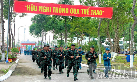 112 cán bộ, chiến sĩ tham gia Ngày chạy thể thao Quân sự