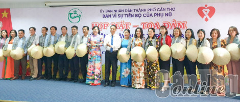 Họp mặt kỷ niệm Ngày Quốc tế Phụ nữ