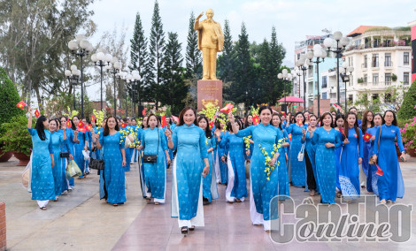 Rộn ràng ngày 8-3