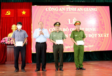An Giang: Thưởng nóng lực lượng phá nhanh vụ vận chuyển trái phép 18,6kg ma túy từ nước ngoài vào Việt Nam