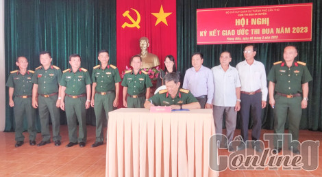 Ban Chỉ huy Quân sự các huyện ký kết giao ước thi đua