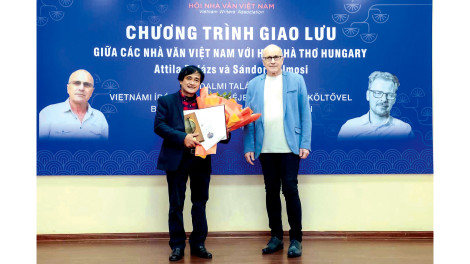 “Chất vấn thói quen” của Phan HoàngThổi bùng lửa đam mê