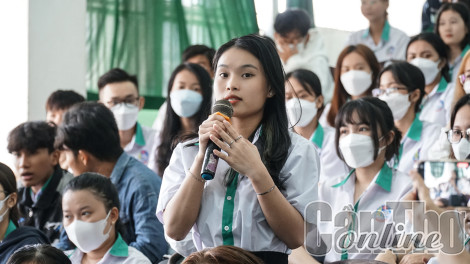Đẩy mạnh gắn kết với doanh nghiệp trong đào tạo, giải quyết việc làm cho sinh viên