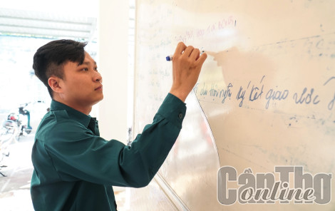 Phan Hoàng Huy - Chỉ huy trưởng gương mẫu