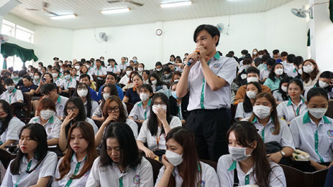 Hợp tác với doanh nghiệp giải quyết việc làm cho sinh viên