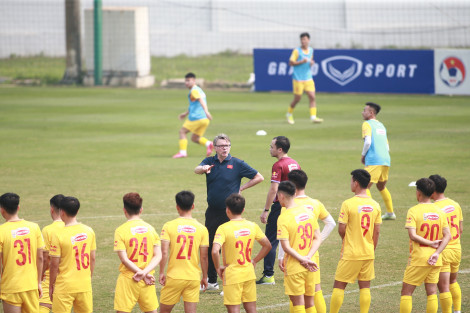 Thử tài HLV Troussier ở Doha Cup