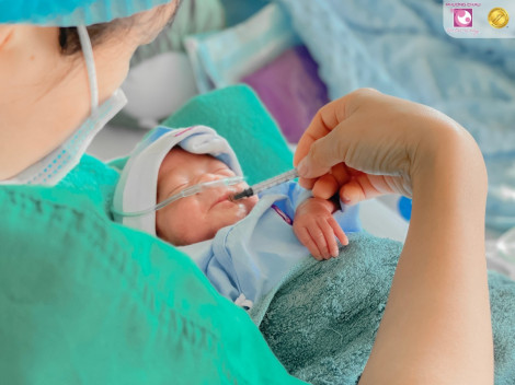Gần 2 tháng chăm nuôi, em bé sinh cực non đã qua nguy kịch