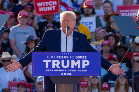 Cựu Tổng thống Trump bị truy tố