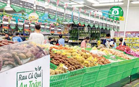 Hoạt động thương mại và dịch vụ duy trì đà tăng trưởng