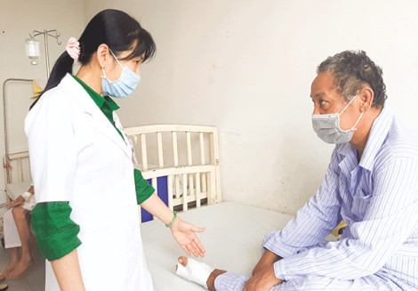 Giữ lại bàn chân bệnh nhân đái tháo đường