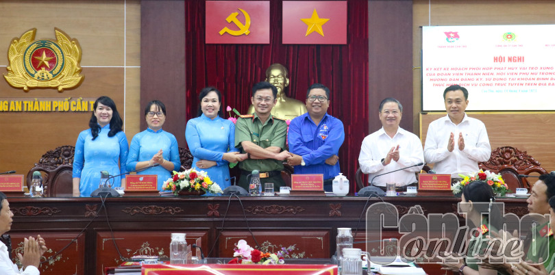 Đẩy mạnh công tác tuyên truyền, giúp người dân hiểu rõ tiện ích của việc cài đặt định danh điện tử