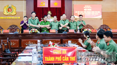 Thi đua vì an ninh Tổ quốc