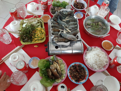 Lời khuyên ăn uống vui khỏe trong kỳ nghỉ lễ