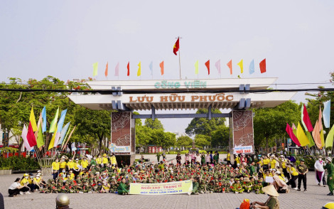 Học sinh hệ thống Trường tư thục chất lượng cao Ngôi Sao - Trạng Tí trải nghiệm “Một ngày làm chiến sĩ”