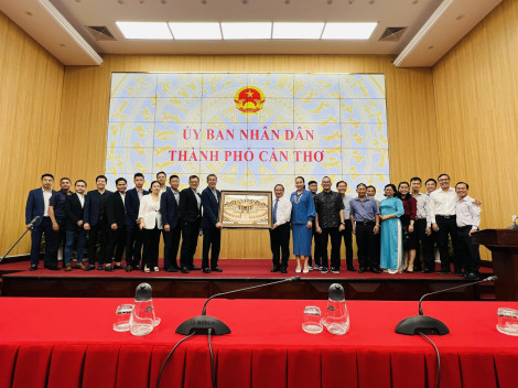 Chủ tịch UBND TP Cần Thơ Trần Việt Trường tiếp Tập đoàn Pavilion