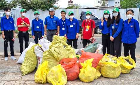 Những “chú ve” vì môi trường xanh