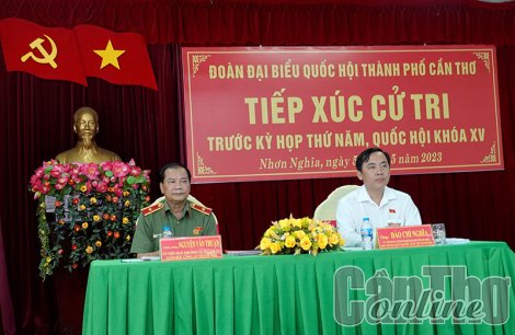 Cử tri kiến nghị cần có giải pháp hữu hiệu bình ổn giá điện, xăng, dầu