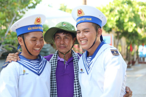 Vững vàng giữa biển Đông