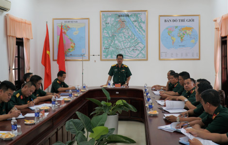Kiểm tra, nắm tình hình tại Ban Chỉ huy Quân sự quận Cái Răng