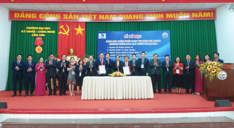 Bế mạc khảo sát chính thức phục vụ đánh giá ngoài 5 chương trình đào tạo trình độ đại học
