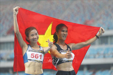 Nguyễn Thị Oanh bảo vệ thành công HCV nội dung chạy vượt rào 3000m nữ
