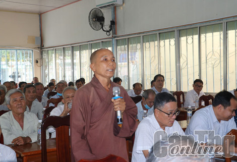 Cử tri kiến nghị cần có giải pháp bình ổn giá vật tư nông nghiệp, bao tiêu hàng hóa nông sản