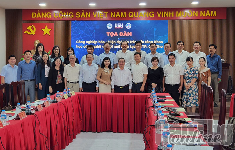 Thúc đẩy công nghiệp hóa, hiện đại hóa trên nền tảng khoa học công nghệ mới và đổi mới sáng tạo