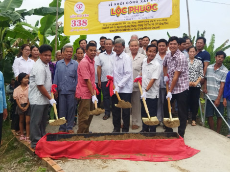Huy động nhiều nguồn lực nâng cấp cầu, đường giao thông