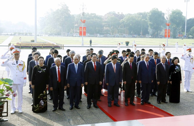 Lãnh đạo Đảng, Nhà nước vào Lăng viếng Bác