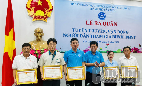 Ra quân tuyên truyền, vận động người dân tham gia bảo hiểm xã hội, bảo hiểm y tế