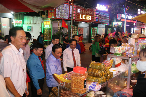 Ra mắt tuyến phố đêm Lê Bình
