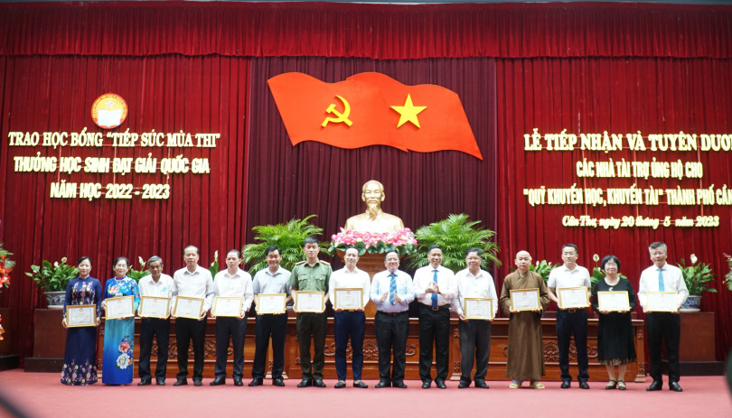 Trên 39,4 tỉ đồng đóng góp vào Quỹ khuyến học, khuyến tài TP Cần Thơ