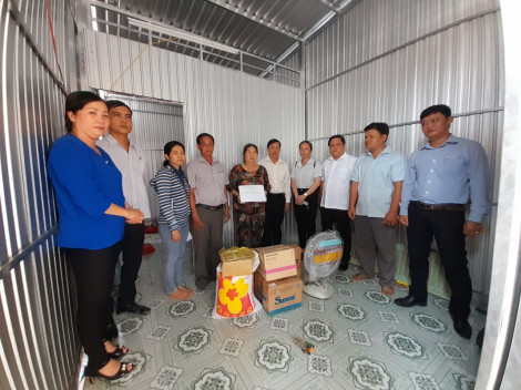 Giúp người nghèo vươn lên trong cuộc sống