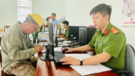 Nêu cao tinh thần phục vụ nhân dân