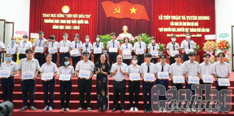Tiếp sức mùa thi
