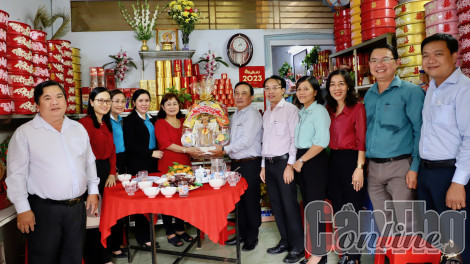 Chung tay giải quyết việc làm