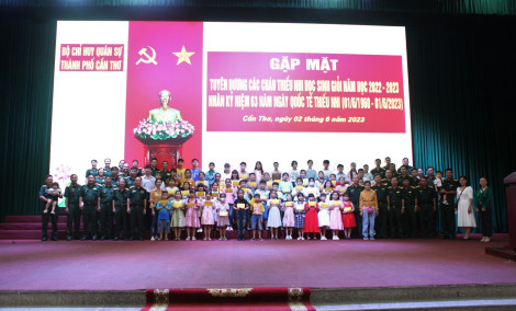 Bộ Chỉ huy Quân sự TP Cần Thơ tuyên dương 123 học sinh học giỏi