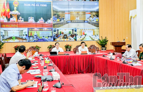 Phiên họp chuyên đề “Thay đổi căn bản cung cấp dịch vụ công trực tuyến”