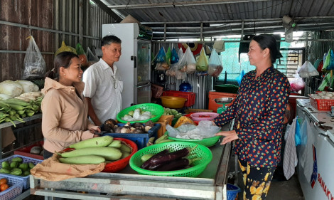 “Khéo” vận động chăm lo dân