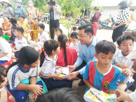 Nhiều hoạt động chăm lo, hỗ trợ thiếu nhi được triển khai trong dịp hè