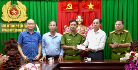 Khen thưởng lực lượng công an triệt xóa điểm mua bán trái phép chất ma túy