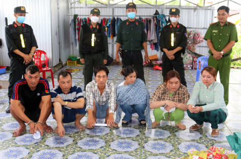 Tạm giữ 6 đối tượng đánh bạc ăn tiền