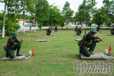 Xây dựng nền quốc phòng toàn dân vững mạnh