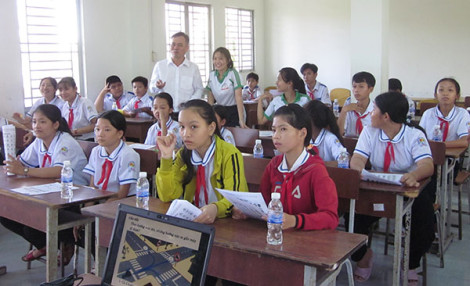Giáo dục trẻ em hiểu biết Luật Giao thông đường bộ