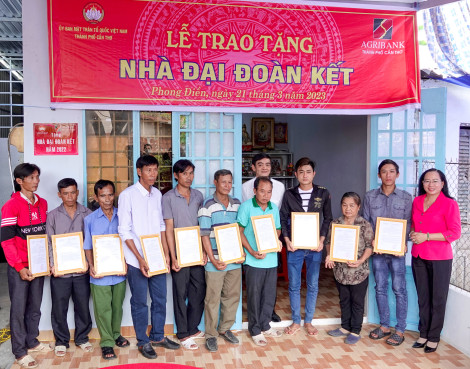Tăng cường khối đại đoàn kết, quyết tâm bảo vệ nền tảng tư tưởng của Đảng