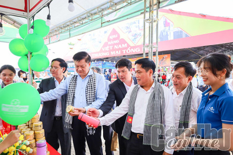 Khai mạc hội chợ Thương mại và các sản phẩm OCOP 2023