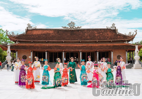 Thướt tha “Sắc màu Việt - Nhật”